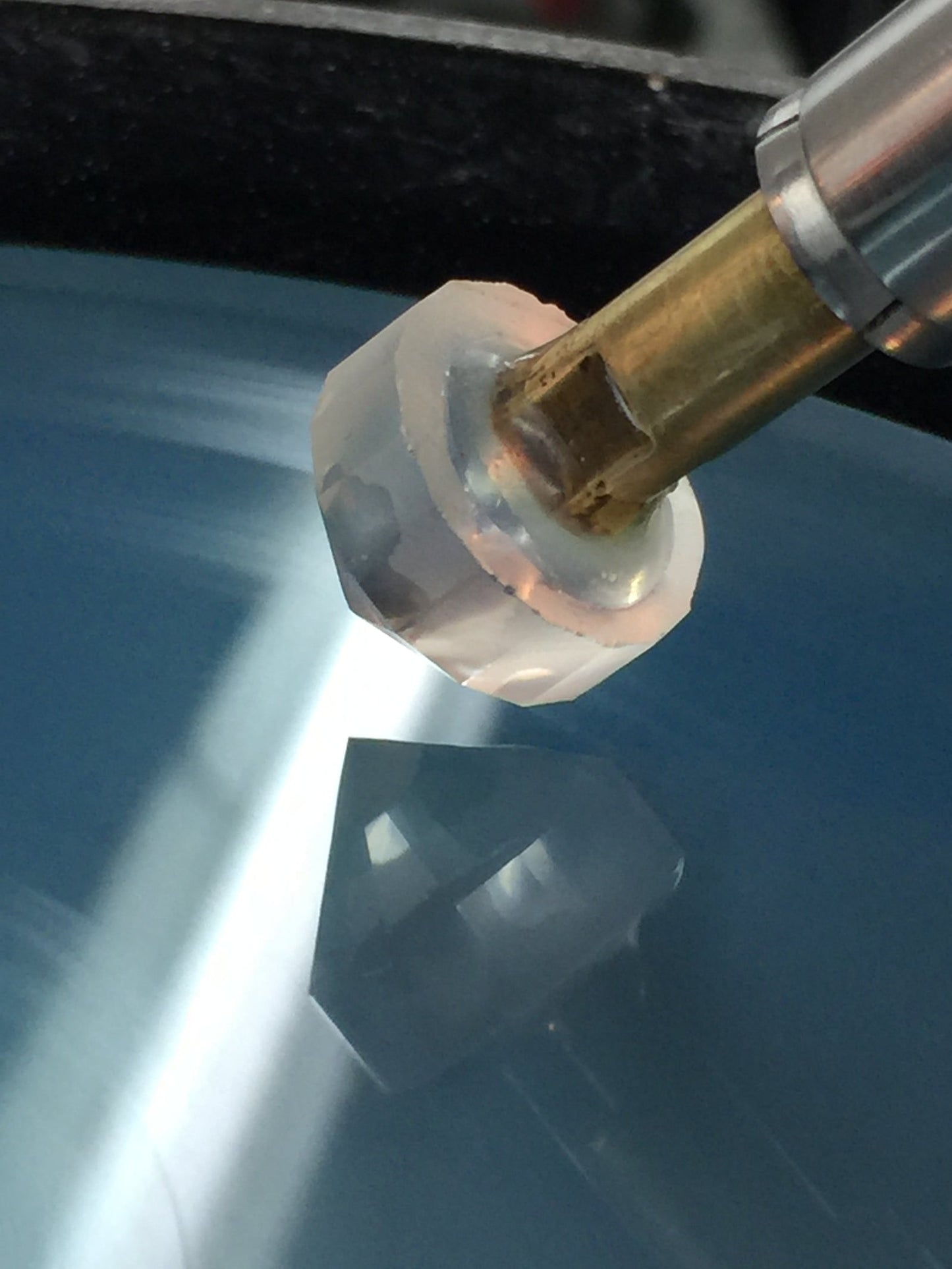Faceting crystal underwater at low speed, workshop technique