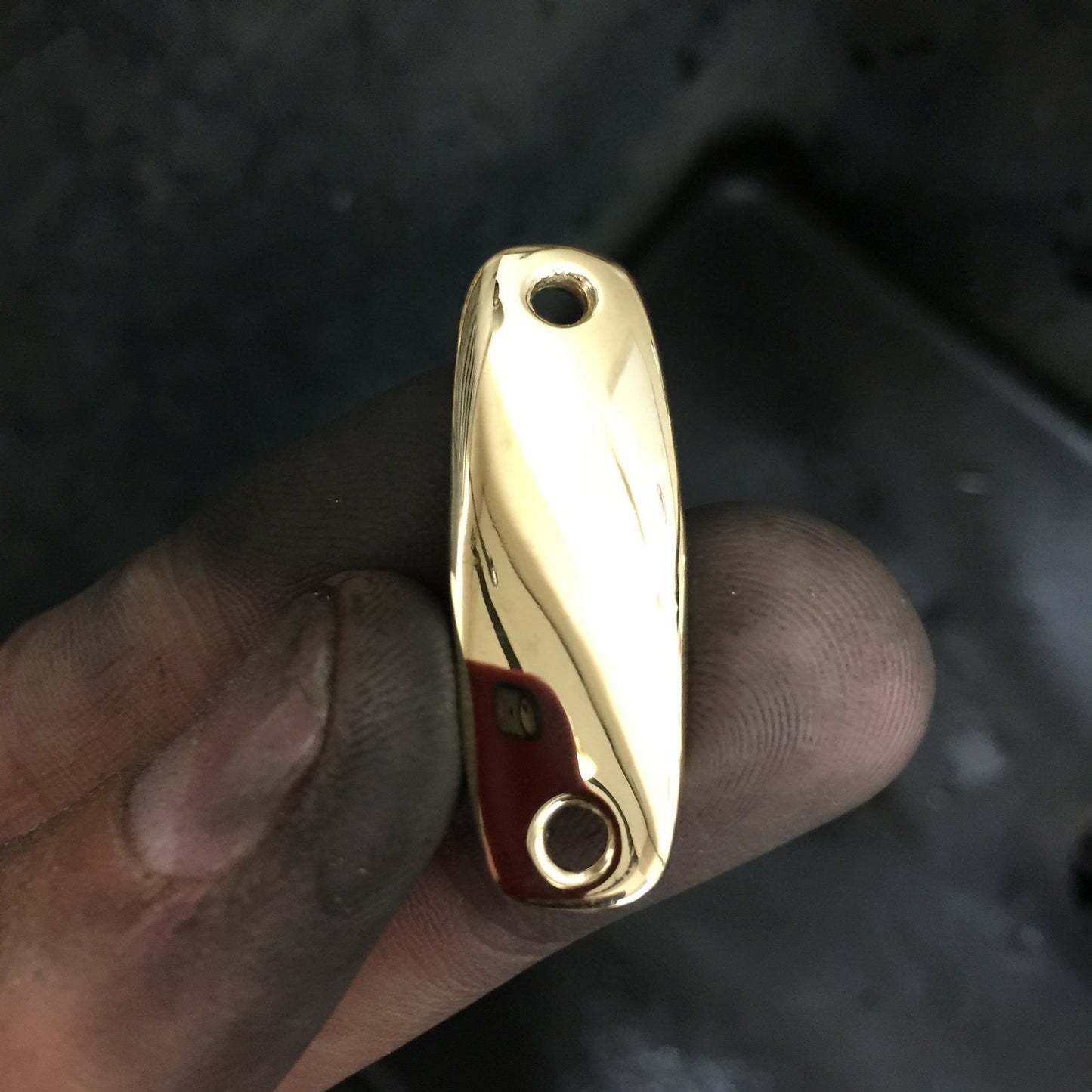 Solid 18K gold bracelet element freshly cast, Trésors de St Barth workshop