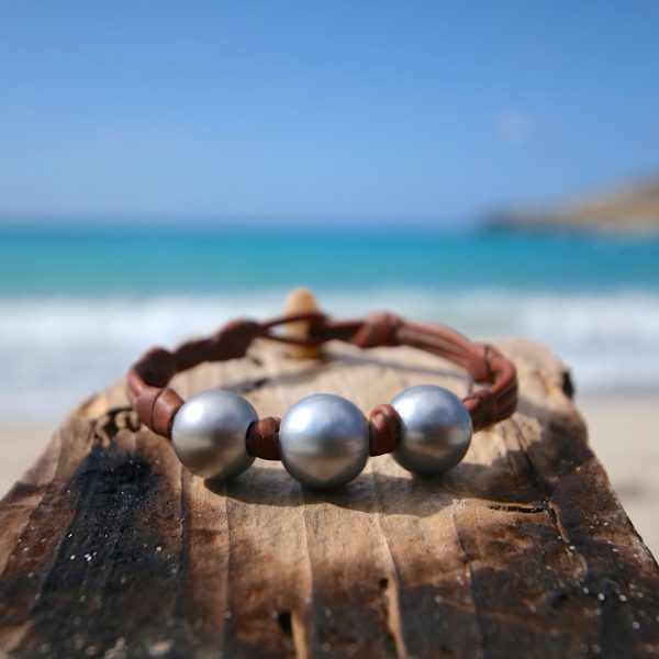 St barth pearls and leather bracelet