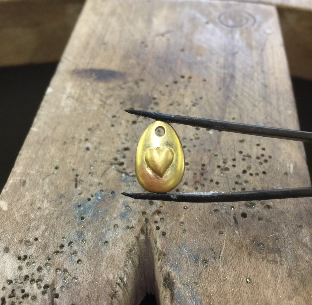 st barth jewelry gold pebble pendant
